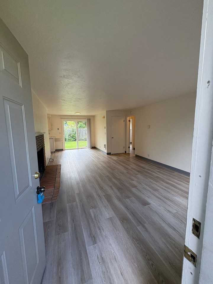 2356 Crescent Ave - Photo 2 of 21