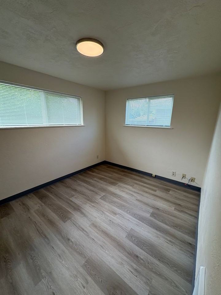 2356 Crescent Ave - Photo 6 of 21