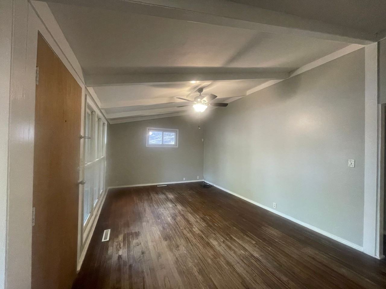 212 S Emerald Ln - Photo 7 of 12