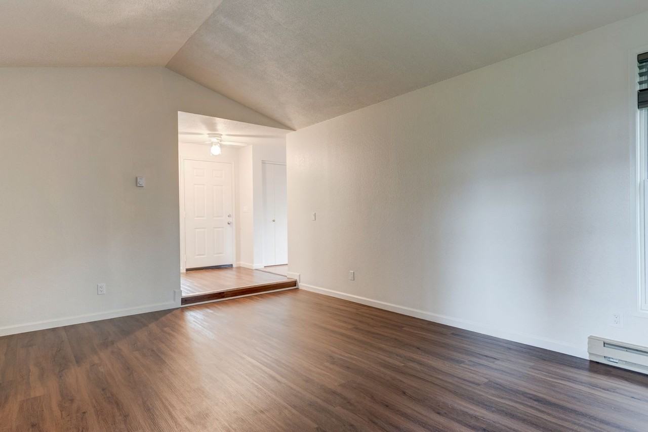 535 Nw 7th Ave - Photo 7 of 21