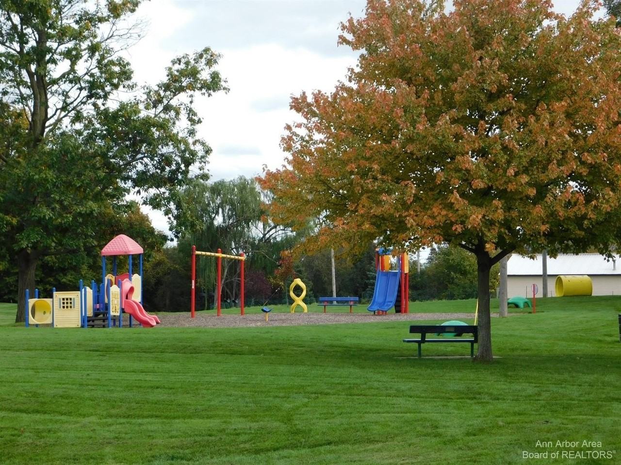 3385 3385 Burbank Drive - Photo 4 of 30