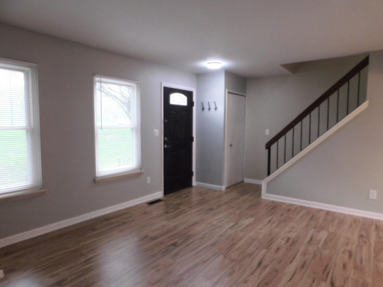 3385 3385 Burbank Drive - Photo 7 of 30