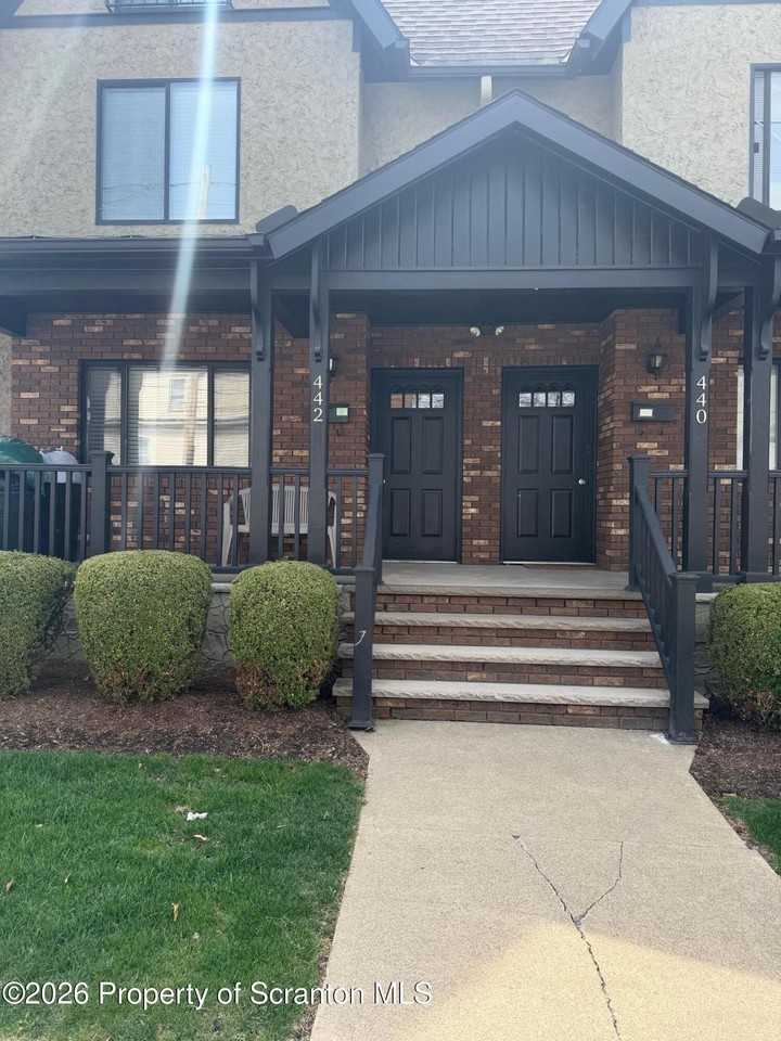 442 Larch St - Photo 2 of 16