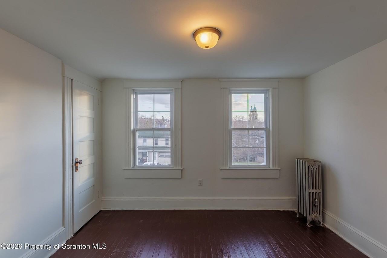 623 E Elm St #3 - Photo 5 of 18