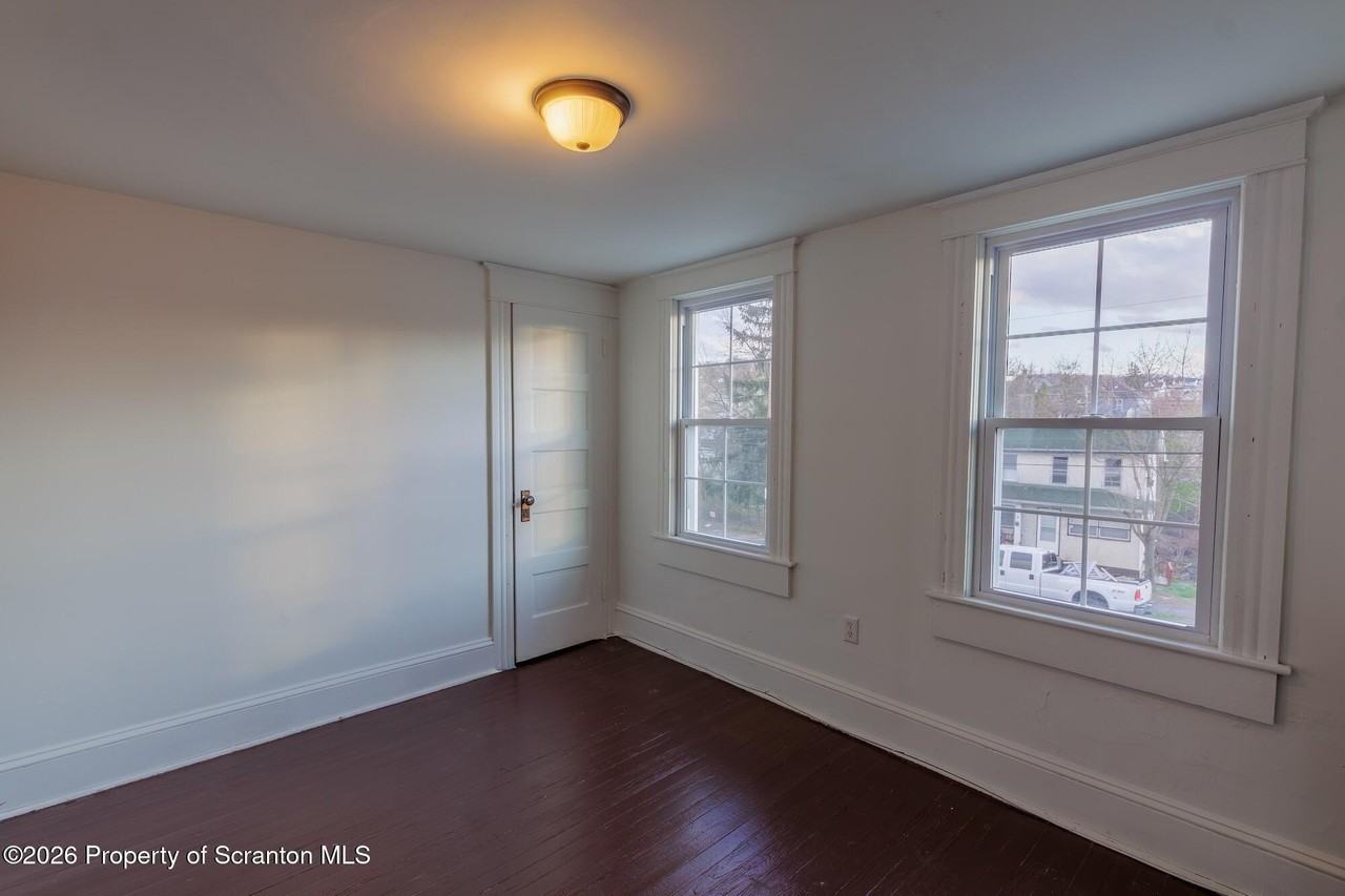 623 E Elm St #3 - Photo 6 of 18