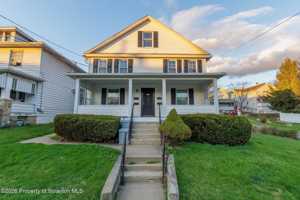 featured image of 623 E Elm St #1