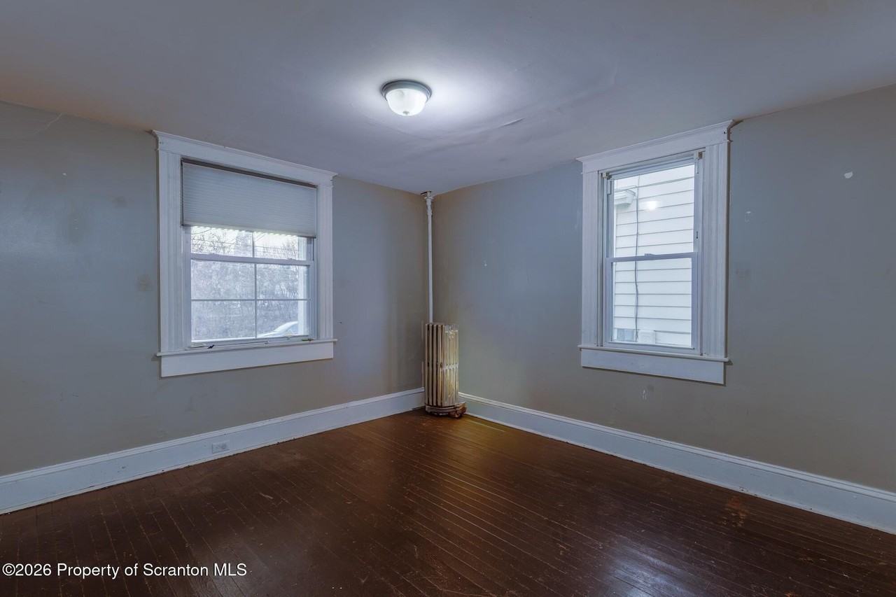 623 E Elm St #1 - Photo 3 of 15