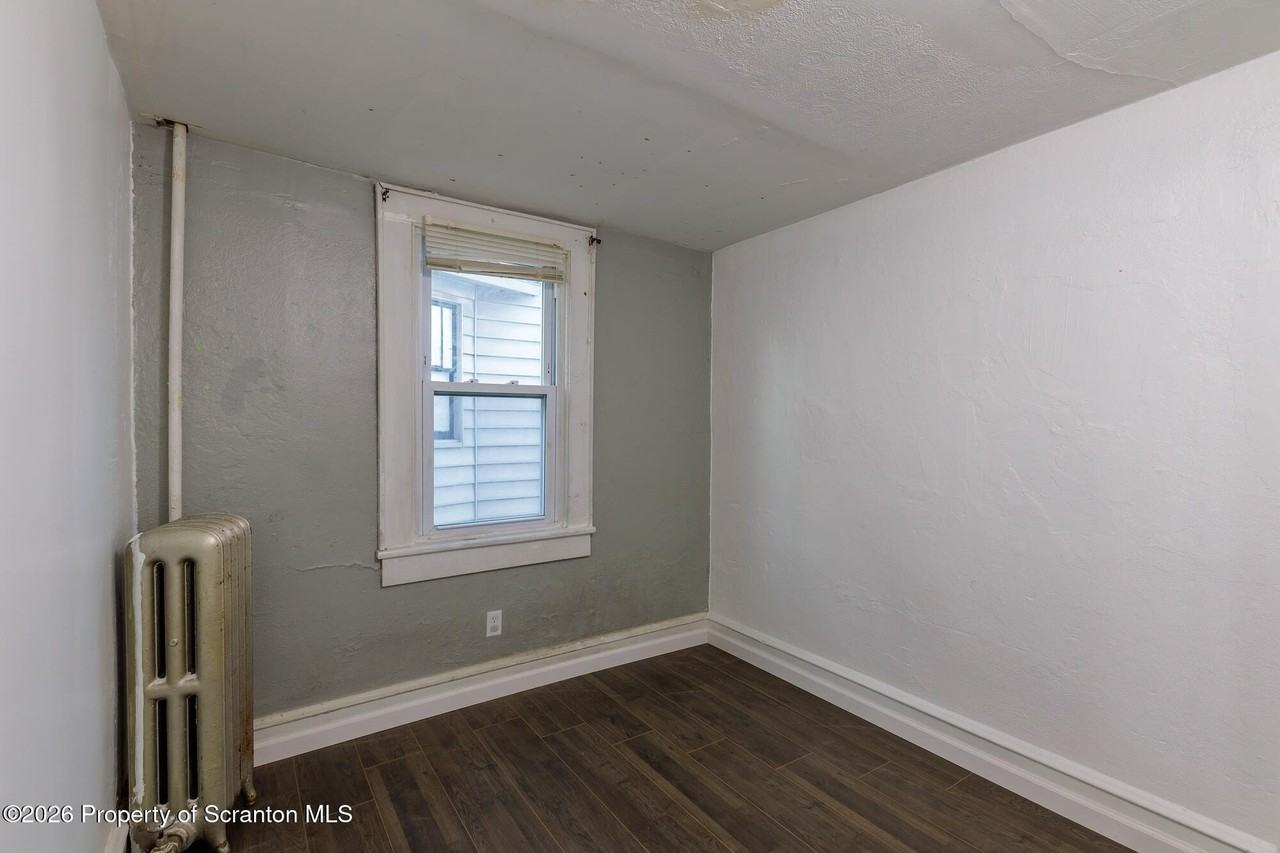 623 E Elm St #1 - Photo 6 of 15