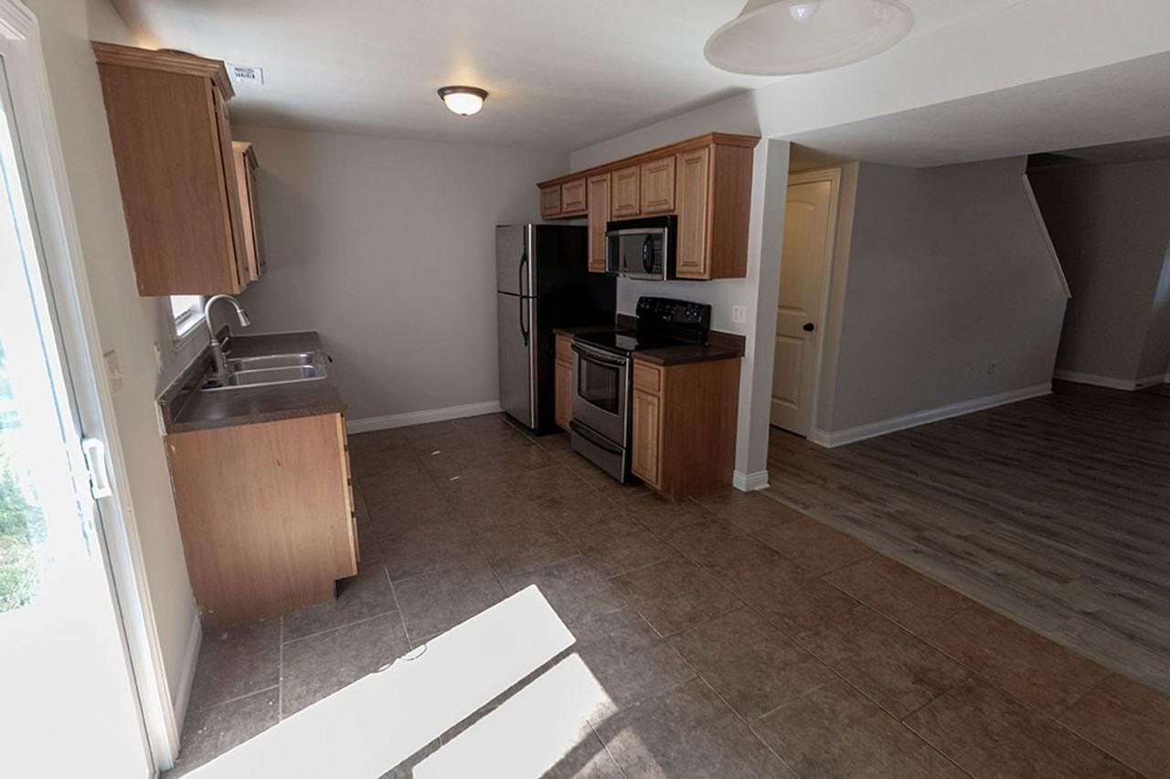 4700 Dehaven Dr - Photo 7 of 39