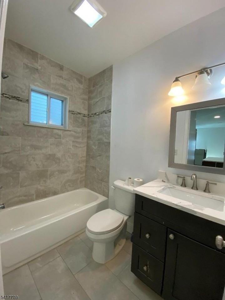 334 Bond St #2 - Photo 7 of 27