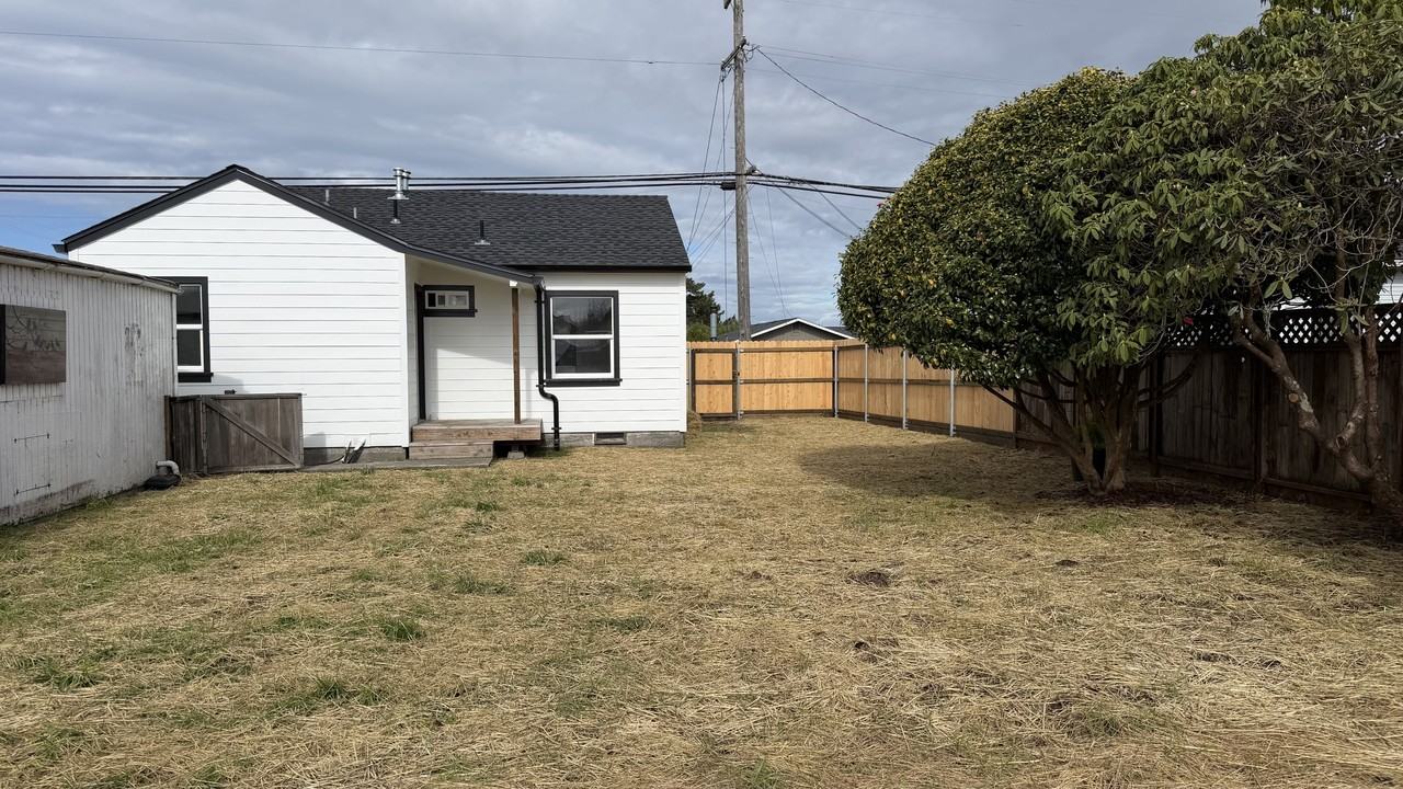 3614 Pennsylvania Ave #1 - Photo 4 of 10