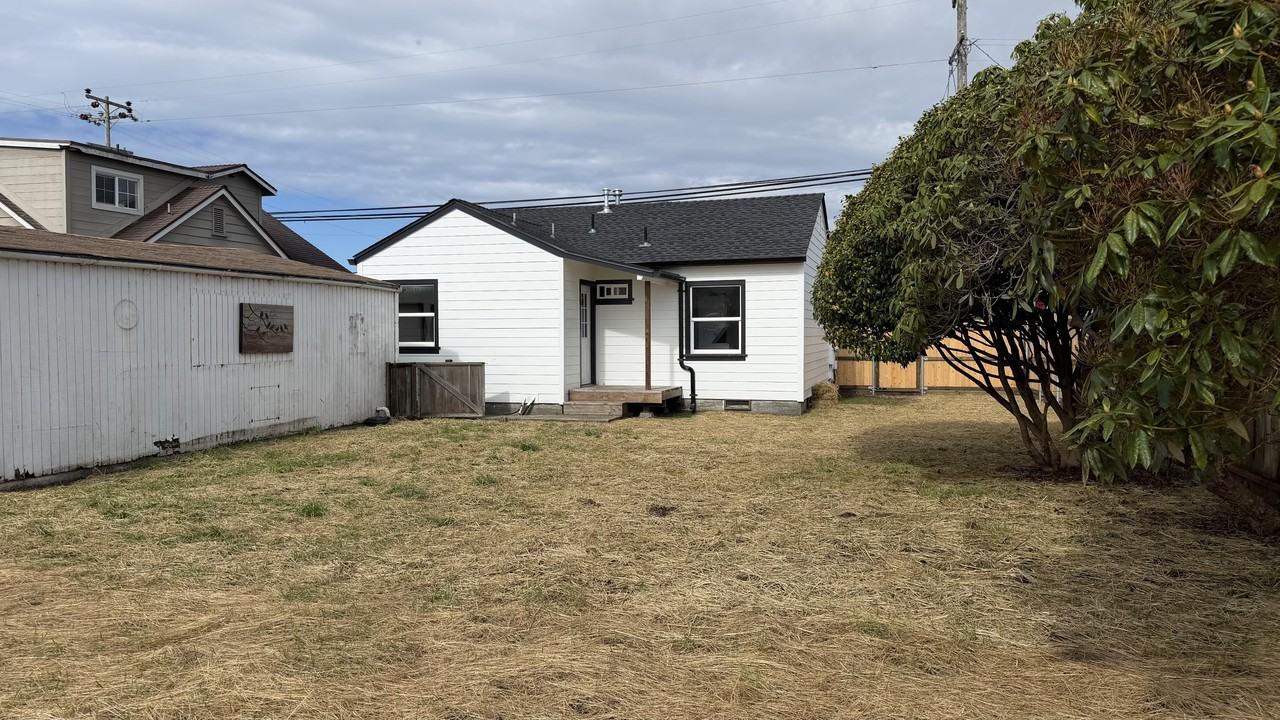 3614 Pennsylvania Ave #1 - Photo 5 of 10