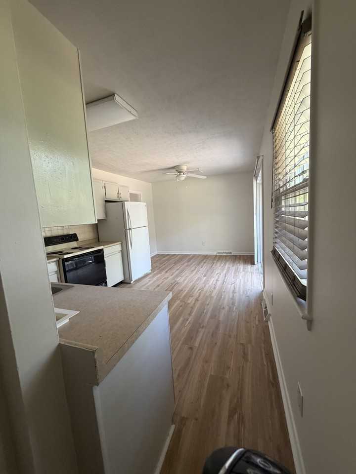 112 Longwood LaneUnit B #B - Photo 6 of 19