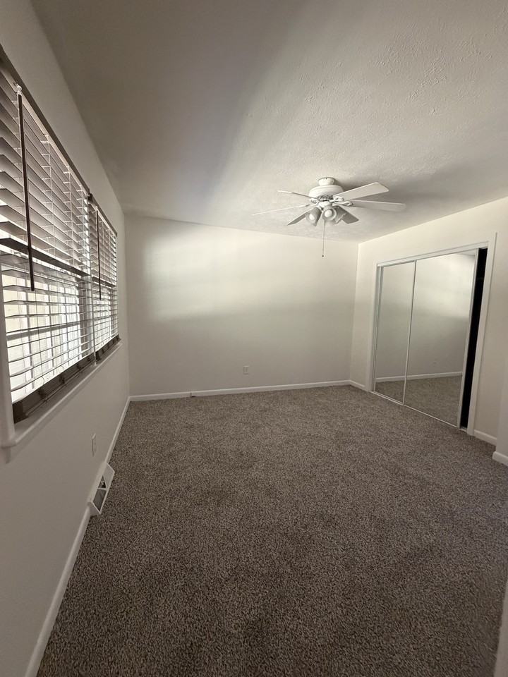 112 Longwood LaneUnit B #B - Photo 7 of 19