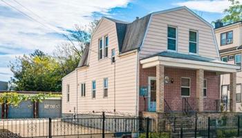 featured image of 5 Norwood Ave Apt 1 #1