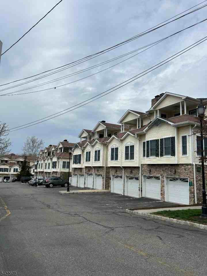 91 Roseland Ave #A8 - Photo 3 of 34