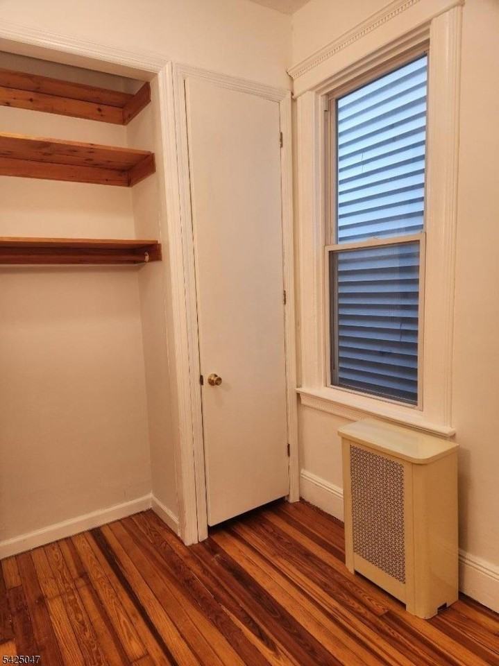 42 Duer Pl #2 - Photo 7 of 12