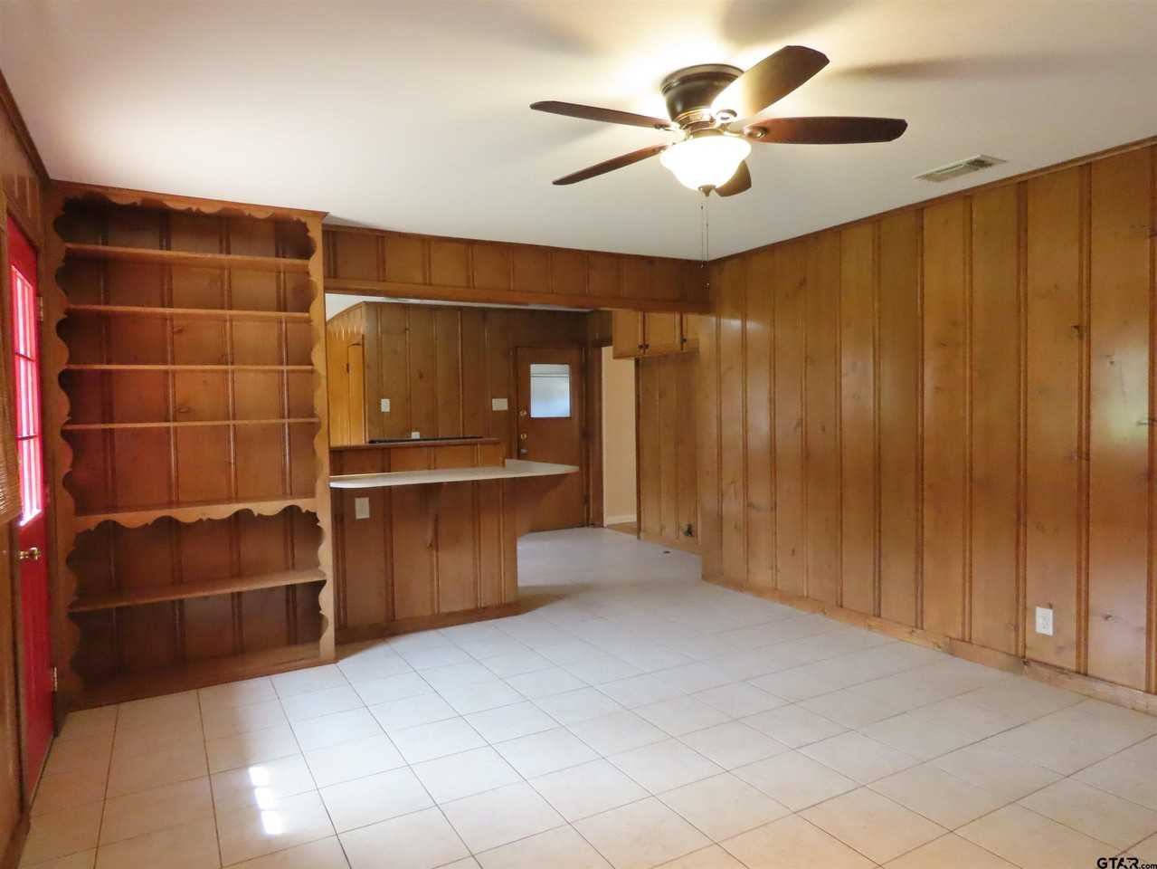 1220 Powers Dr - Photo 5 of 24