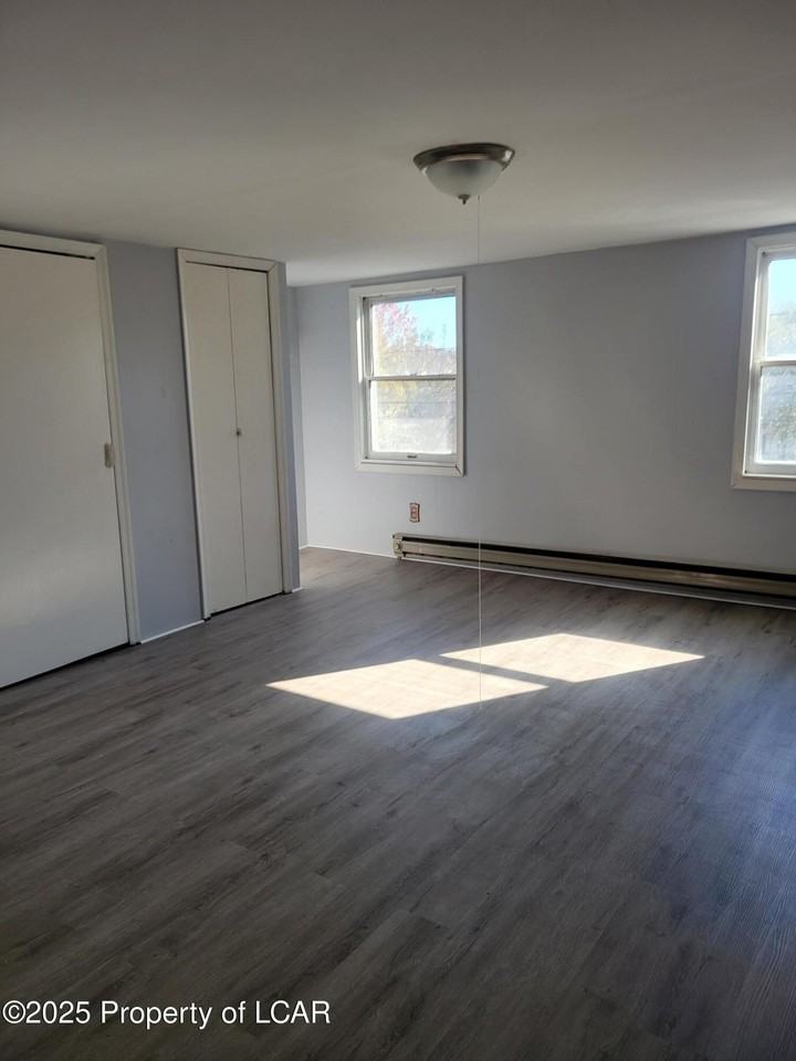 37 Hale St - Photo 7 of 9