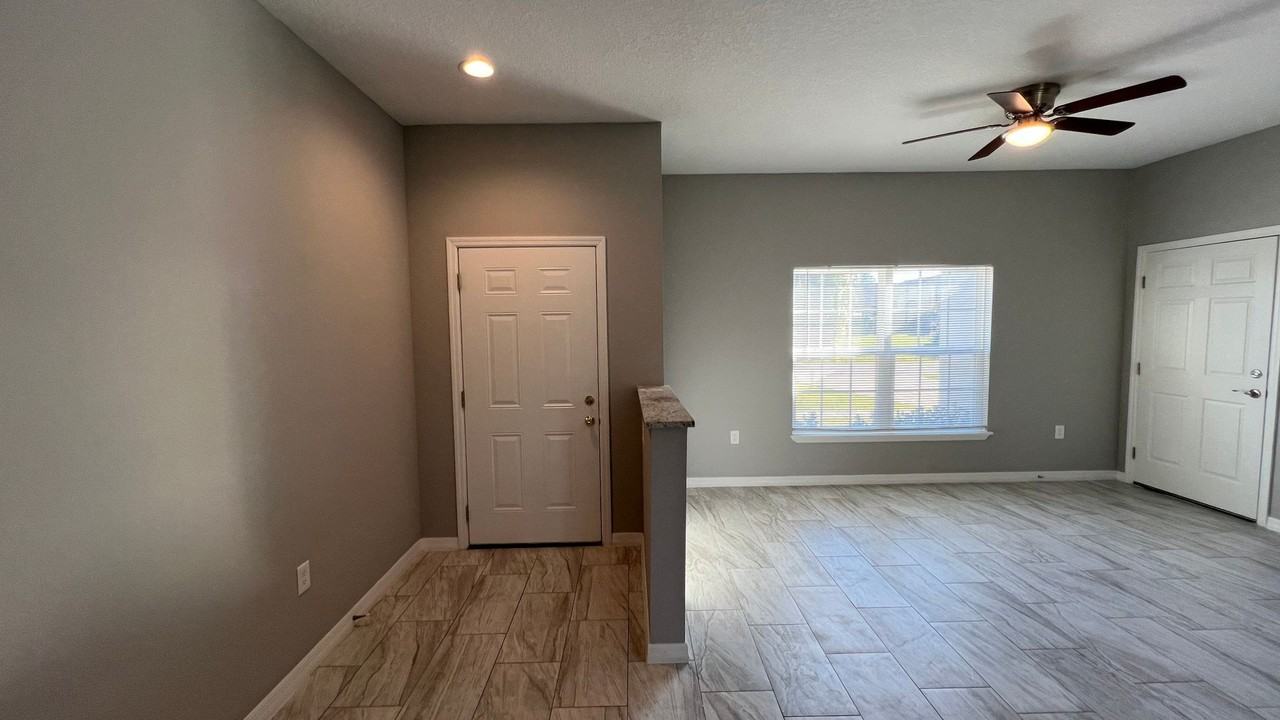 1543 Welland St Se - Photo 3 of 35