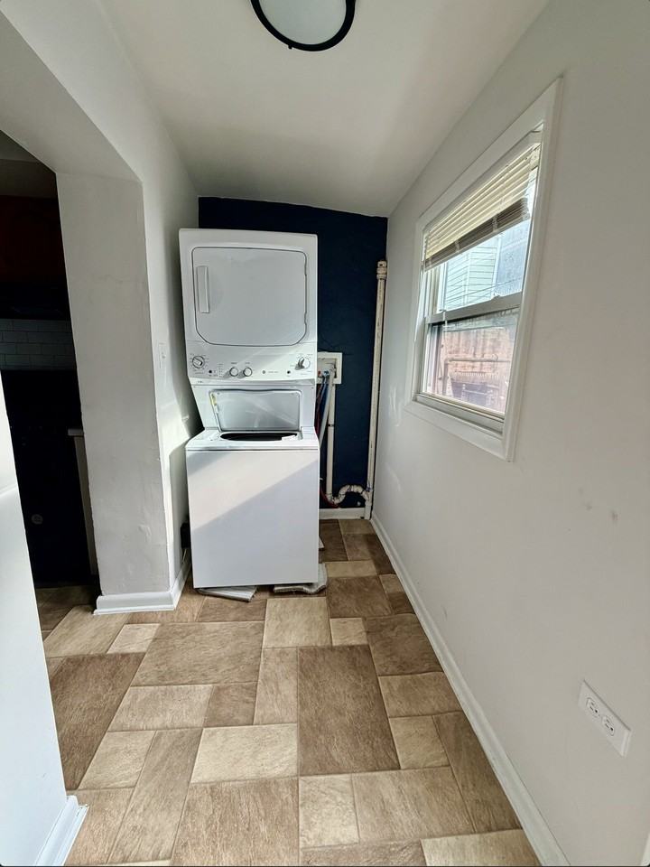 2084 E Pacific St - Photo 6 of 18