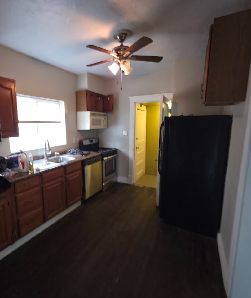 3372 W 86th St - Photo 3 of 16