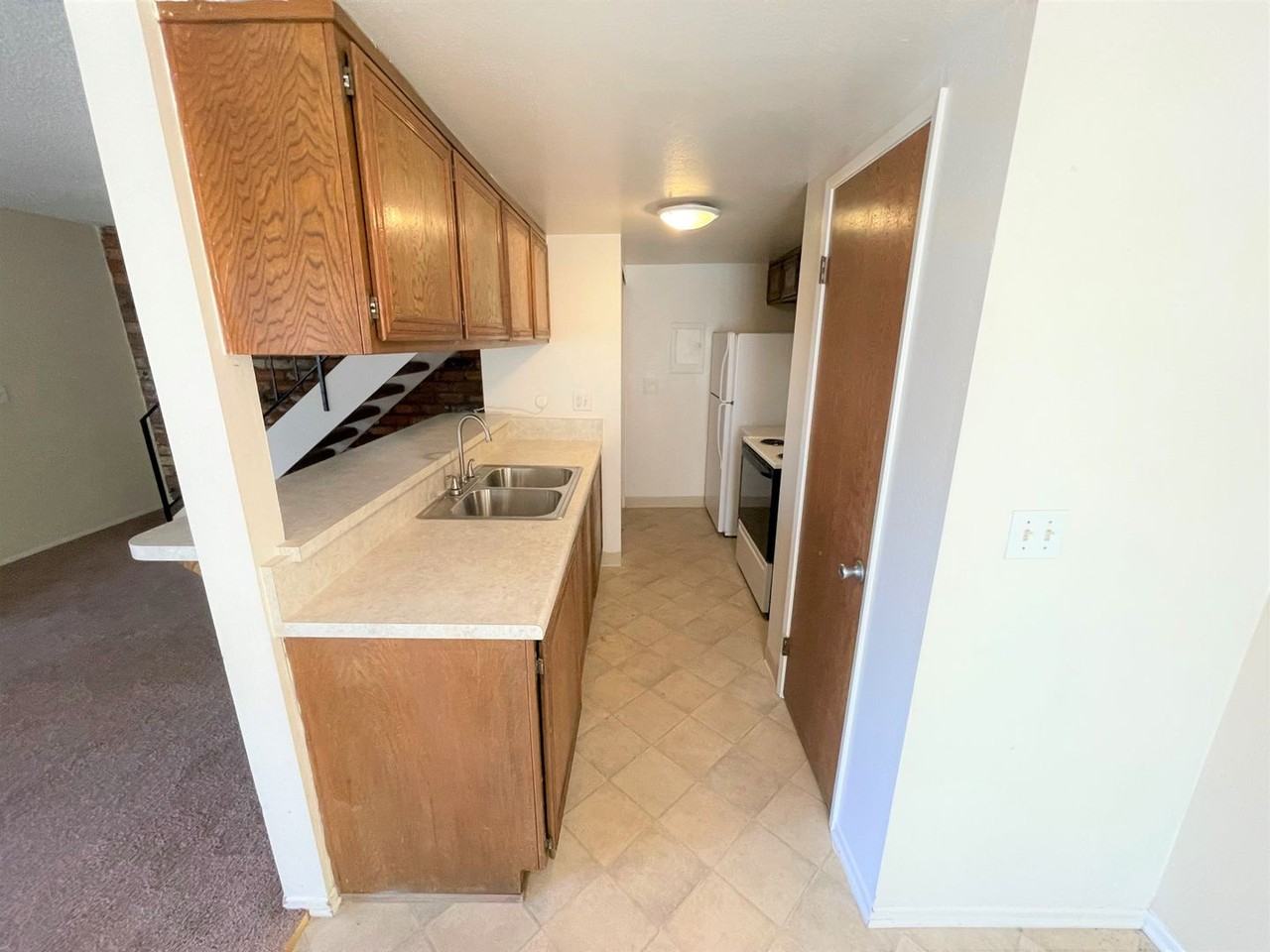 1212 Chalmette Ave - Photo 5 of 16