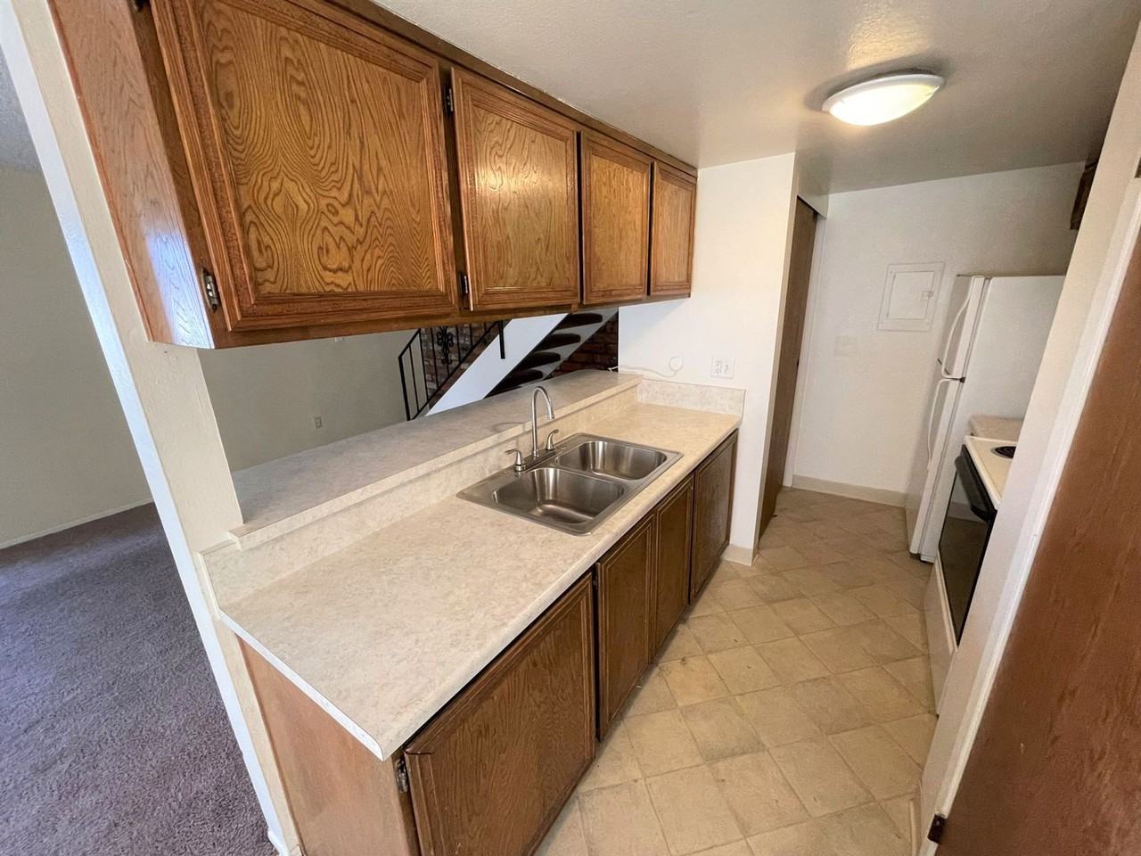 1212 Chalmette Ave - Photo 6 of 16