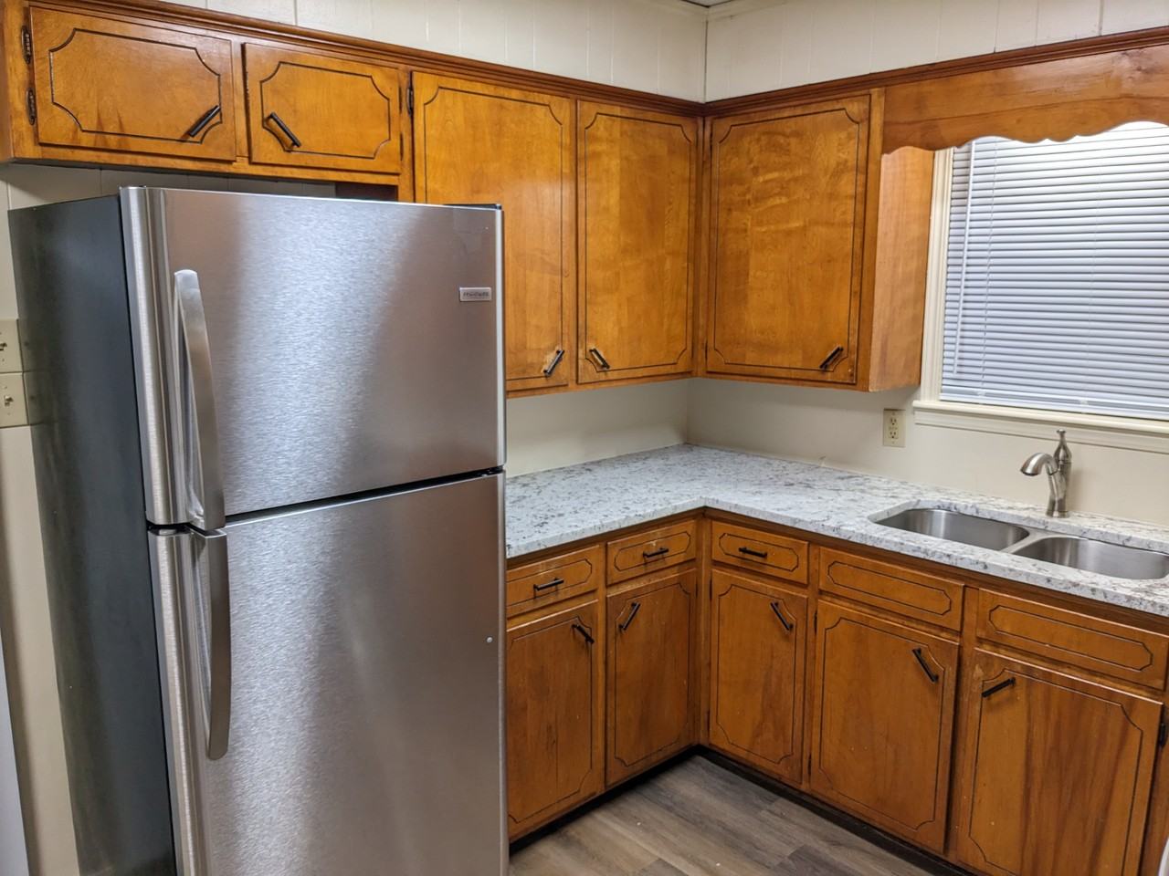 2520 W B St #2520 - Photo 4 of 22