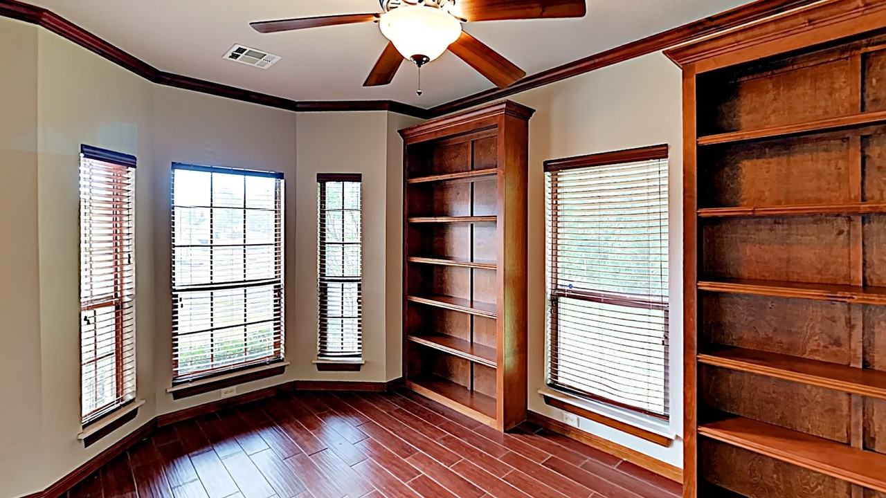 1725 Nw 185th St - Photo 5 of 22