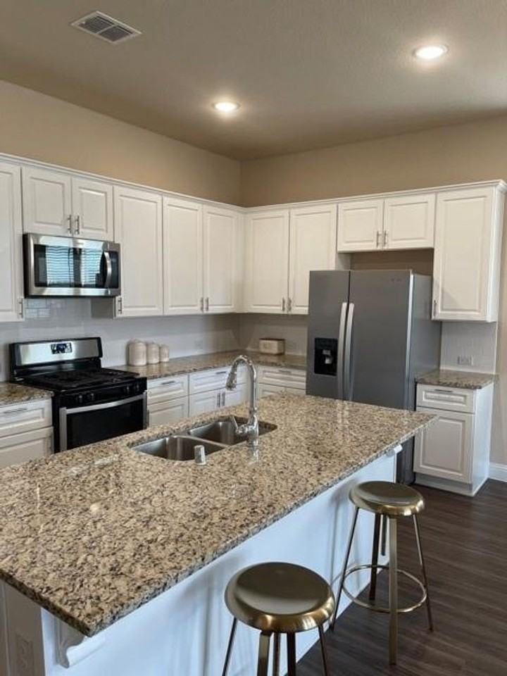 569 Spruce Trl - Photo 2 of 22