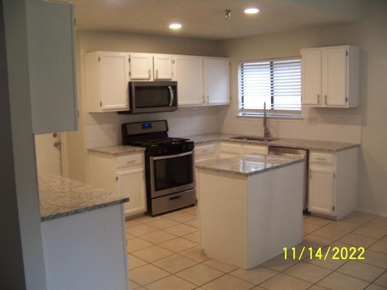 11922 Meadowfire Dr - Photo 2 of 5