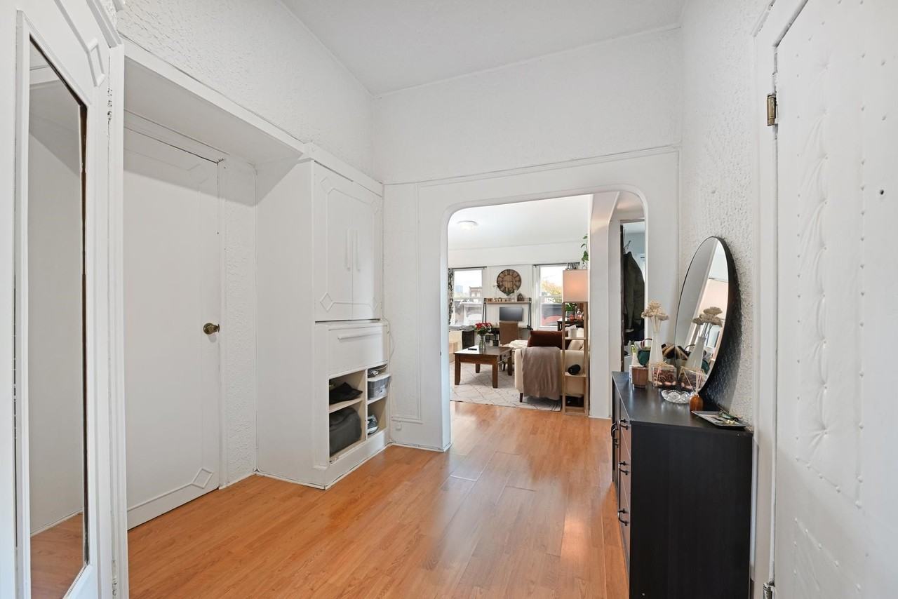 902 Park Ave #4 - Photo 6 of 13