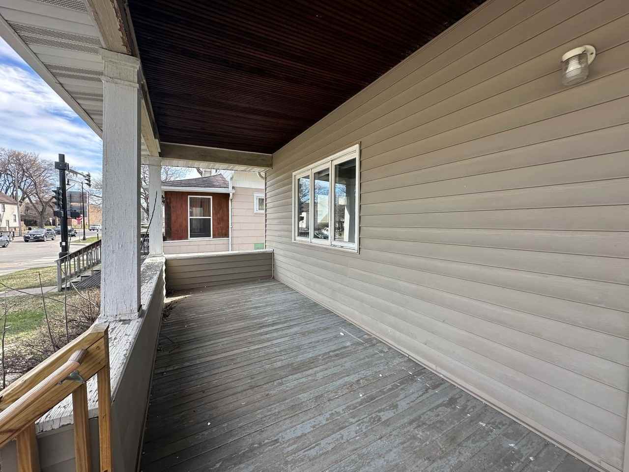 706 10th St N - Photo 3 of 17