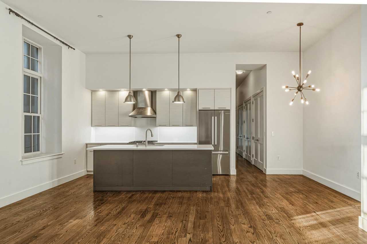 304 Pavonia Ave #102A - Photo 5 of 25