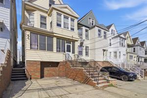 featured image of 35 W 52nd St #1