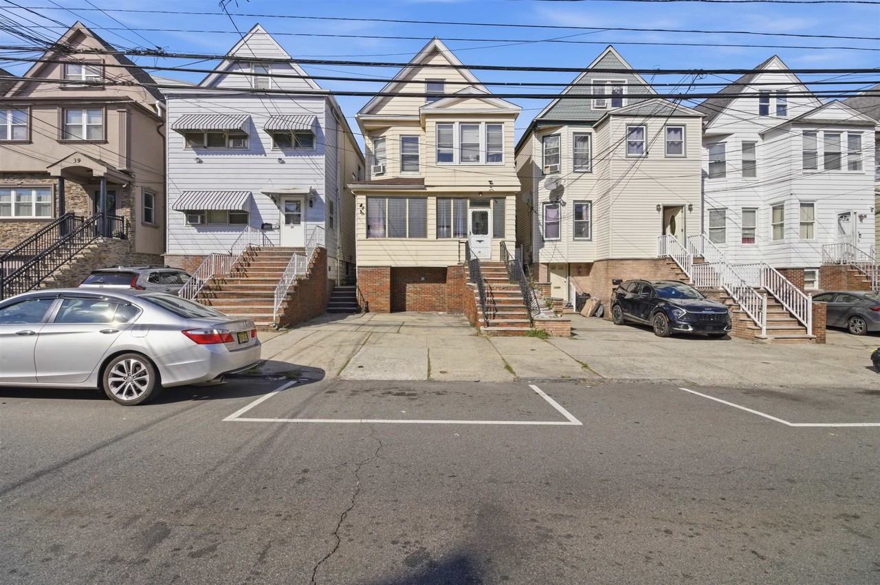 35 W 52nd St #1 - Photo 2 of 21