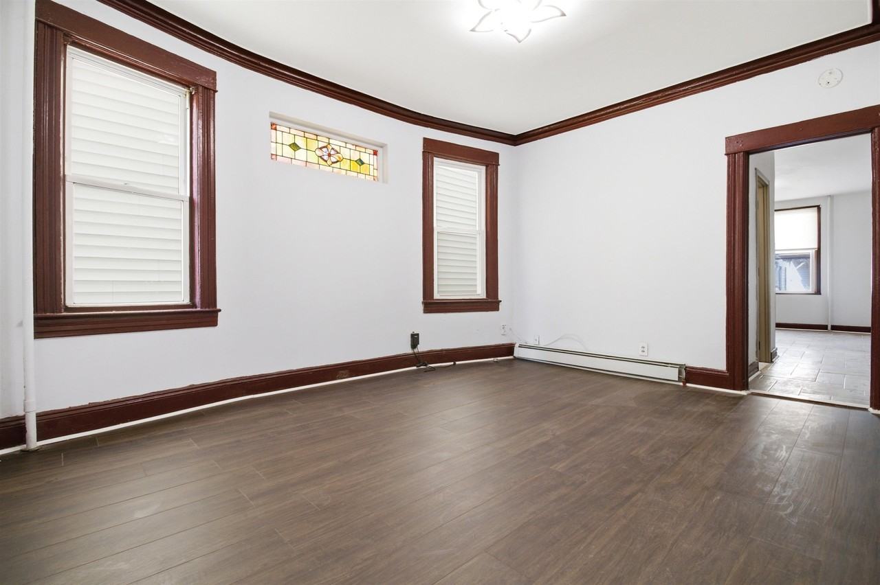 35 W 52nd St #1 - Photo 3 of 21