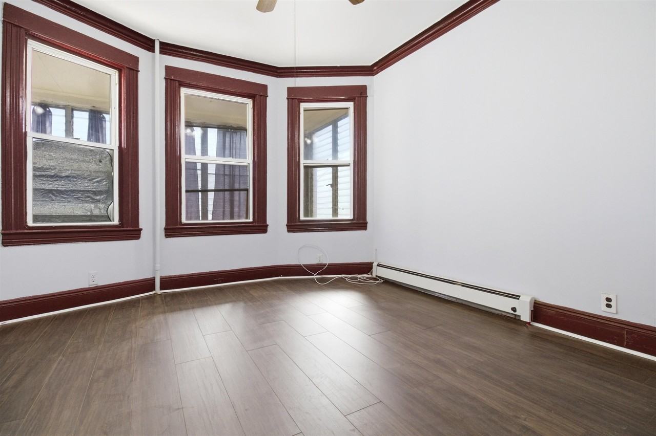 35 W 52nd St #1 - Photo 6 of 21