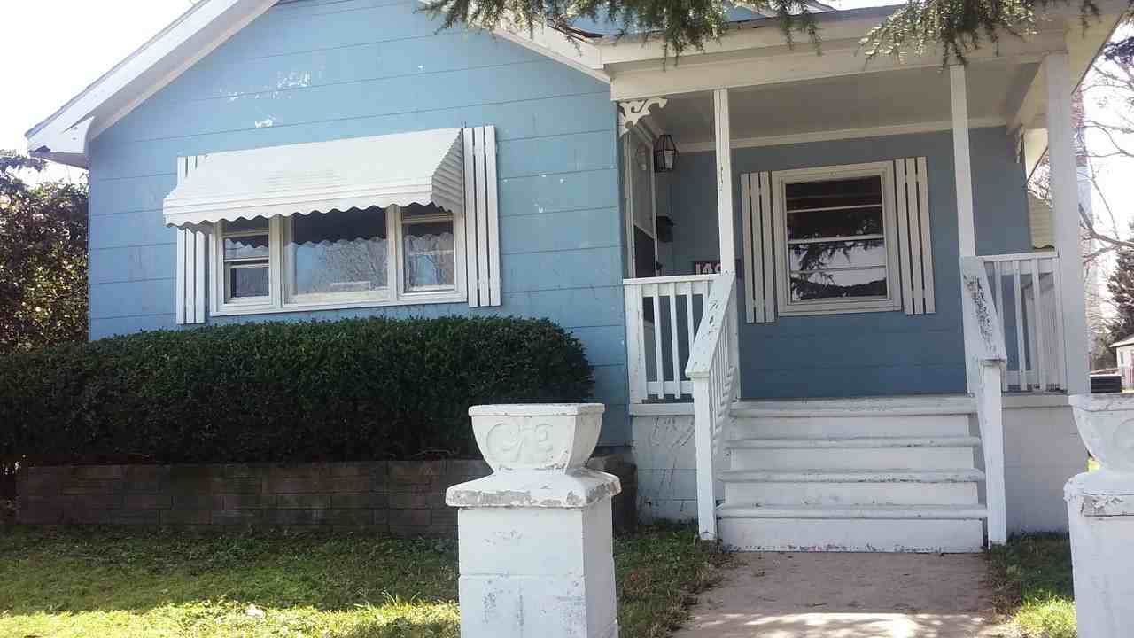 1409 Bay St - Photo 2 of 24