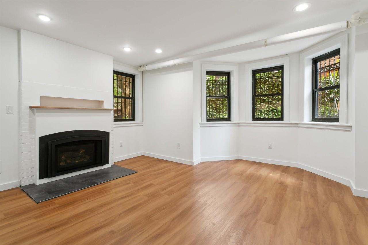 110 Summit Ave #G - Photo 5 of 25