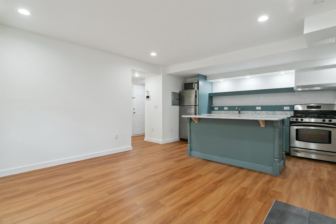 110 Summit Ave #G - Photo 7 of 25