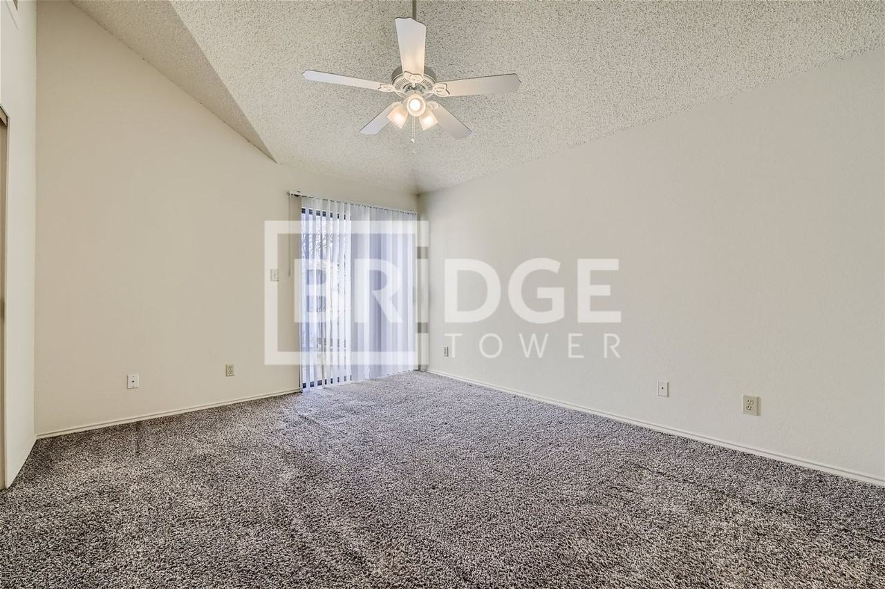 905 Boxwood Dr - Photo 5 of 9