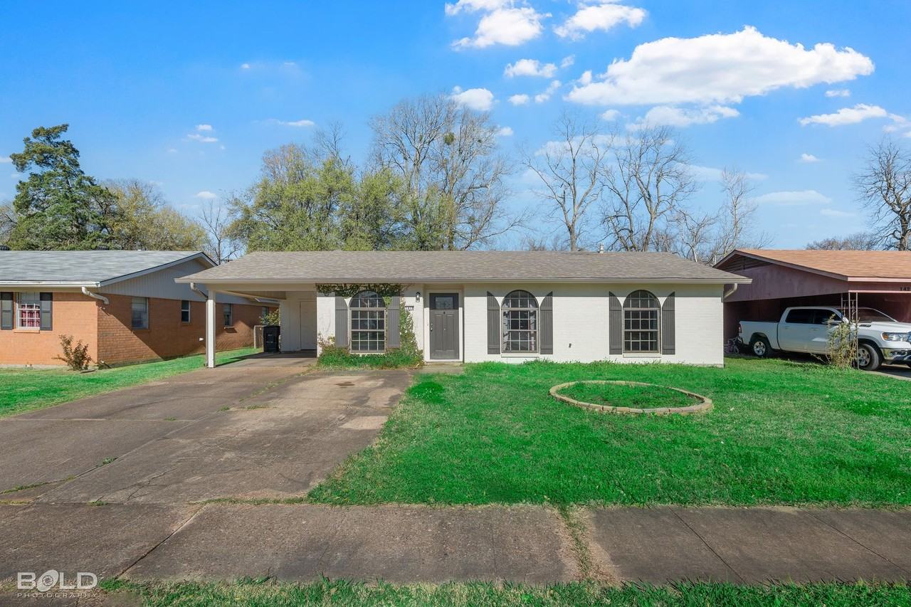 1419 Teekell St - Photo 4 of 34