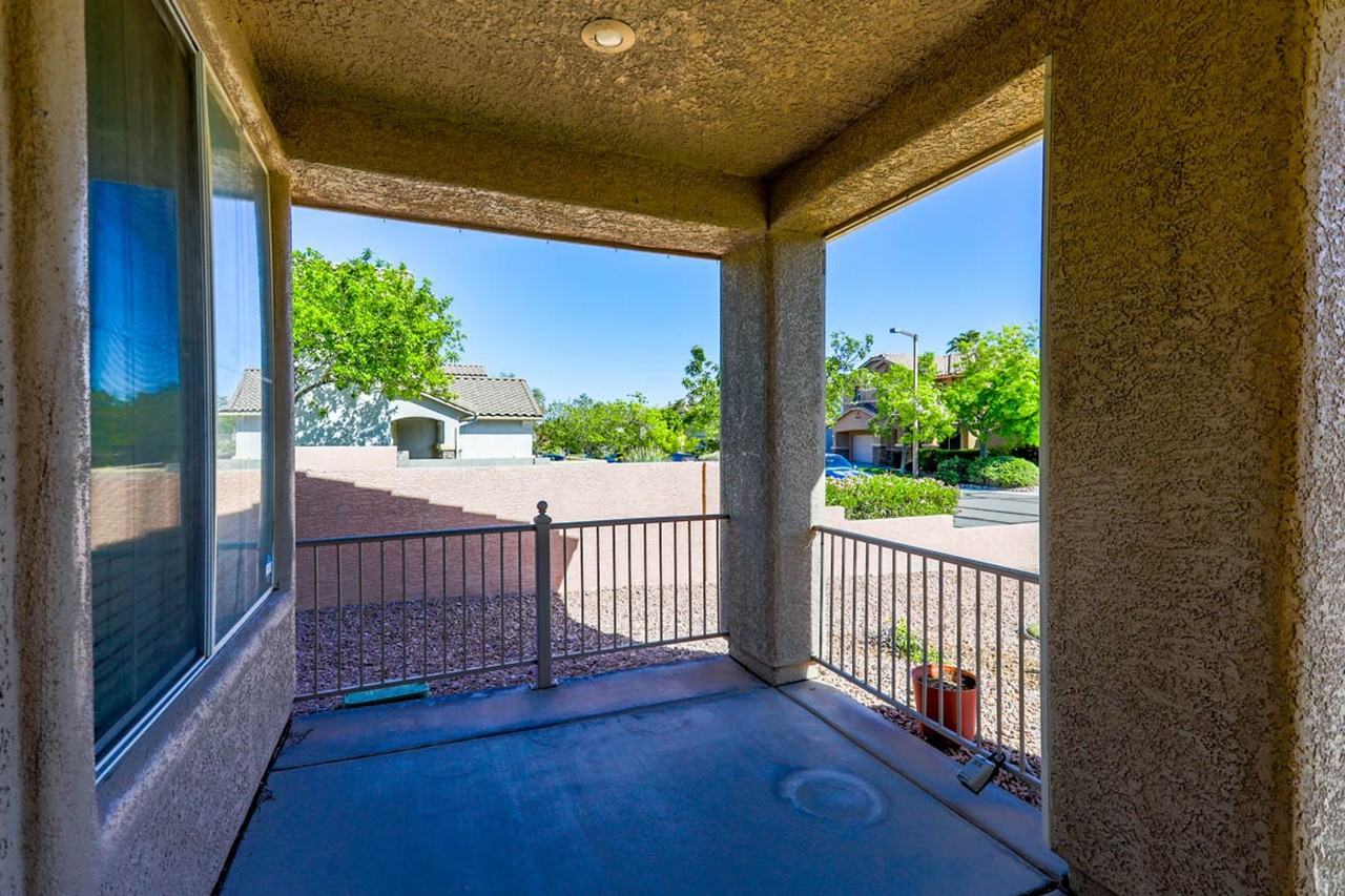 10872 Wallflower Ave - Photo 4 of 41