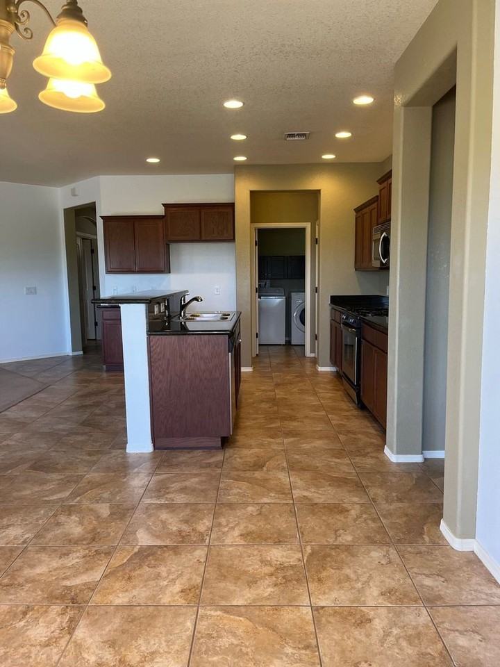 1307 Paso Robles Ave - Photo 3 of 19