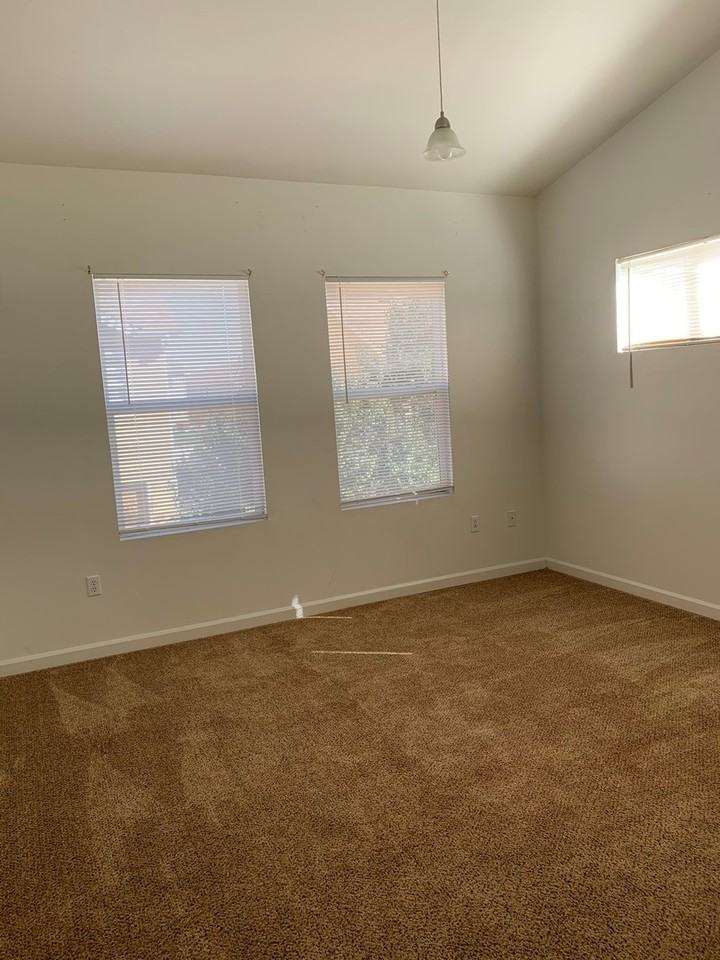 906 Lucca Dr - Photo 6 of 13