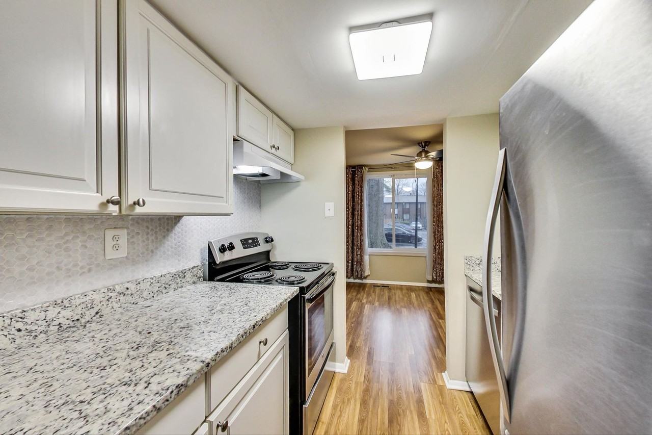 6510 Overheart Ln - Photo 3 of 41