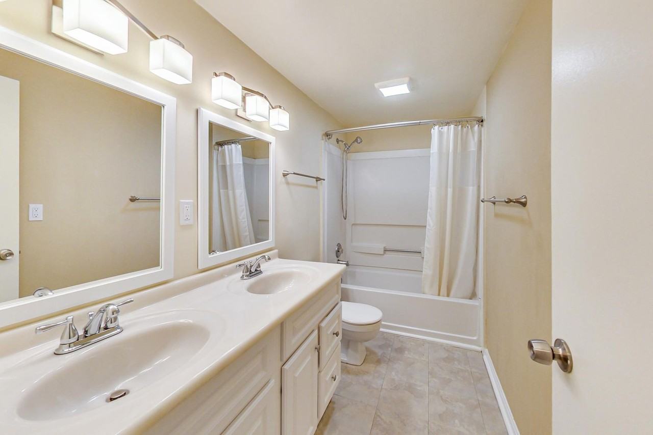 6510 Overheart Ln - Photo 5 of 41