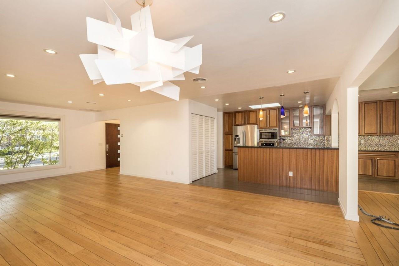 591 Saint Claire Dr - Photo 4 of 21